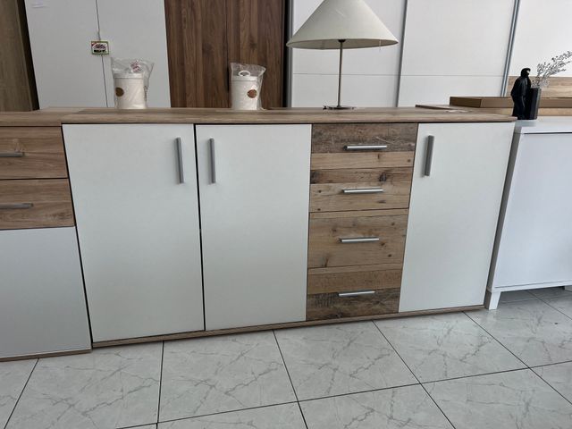 APARADOR JOANA 3 PUERTAS 4 CAJONES NUEVO