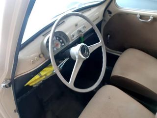 SEAT 600