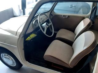 SEAT 600