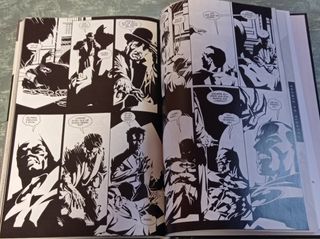 Tomo 1 Batman Black and White