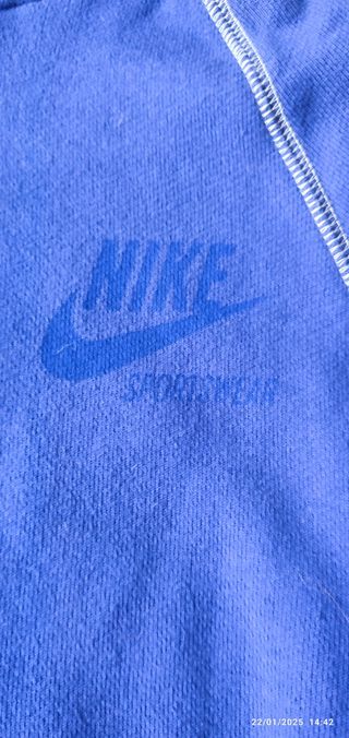 Sudadera Nike color morado talla S