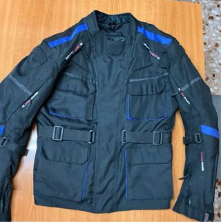 Chaqueta motera