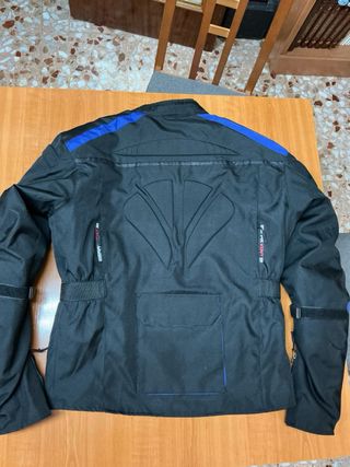 Chaqueta motera