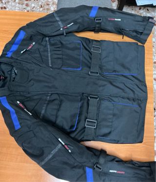 Chaqueta motera