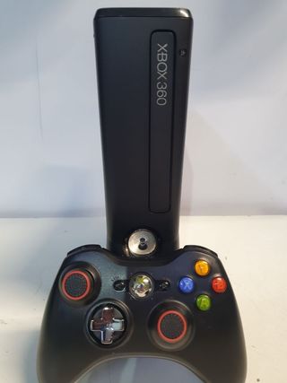 Consola xbox 360 250GB con Mando y cable