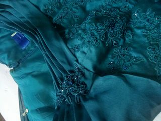 Vestido de fiesta y tocado