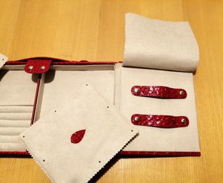 Portagioie vintage in similpelle.