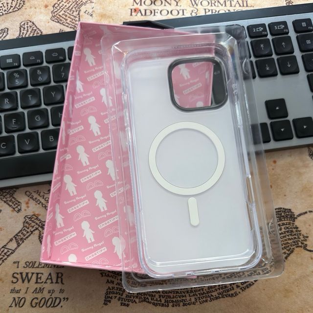 Funda iPhone 16 Pro Max Sonny Angel
