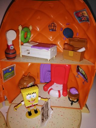 Casa de Bob Esponja está completa + regalos.