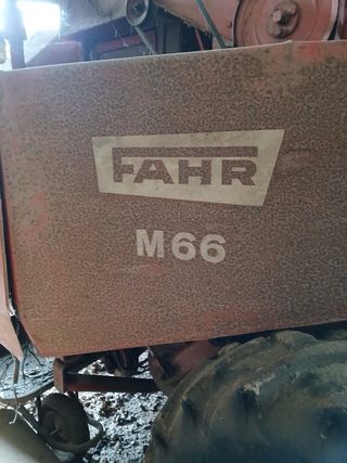 Cosechadora antigua Fahr M66