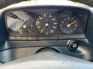 Mercedes-Benz E230 1980