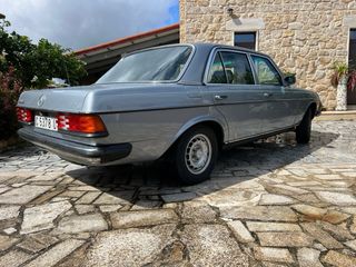 Mercedes-Benz E230 1980