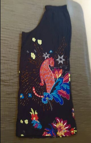 Pantalón desigual negro