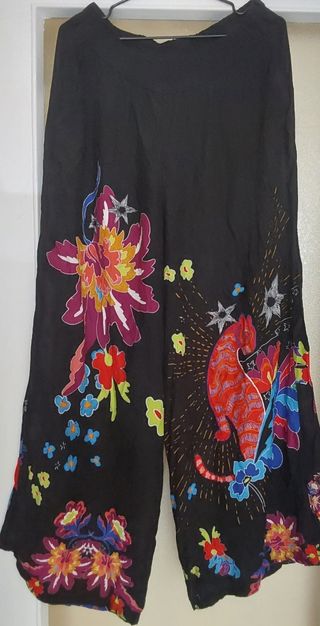 Pantalón desigual negro