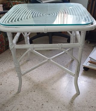 Mesa de mimbre