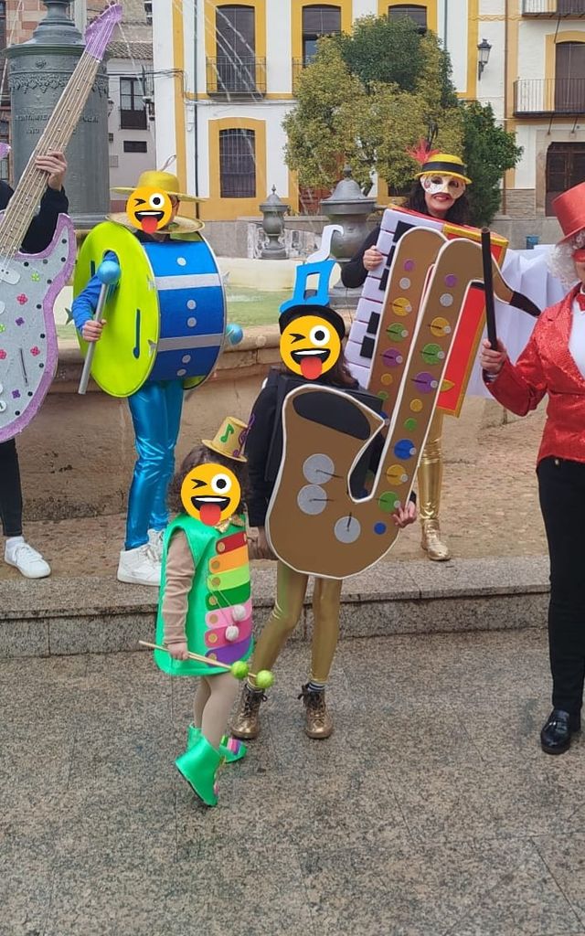 Violonchelo "emitacion "