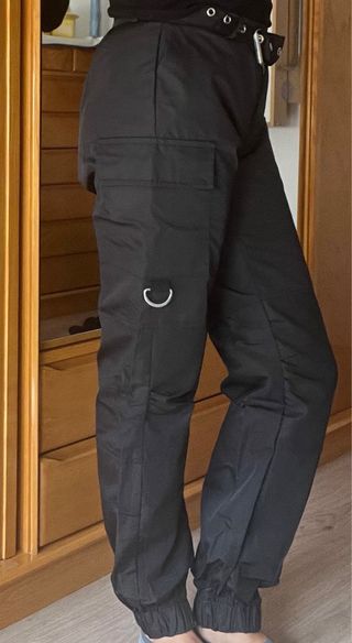 Pantalon negro con cinturon