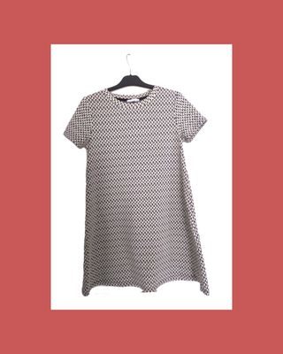 Vestido Zara de patrones geométricos.