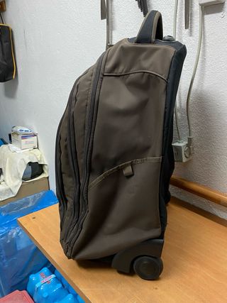 Maleta pequeña de mano con ruedas