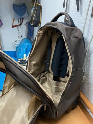 Maleta pequeña de mano con ruedas