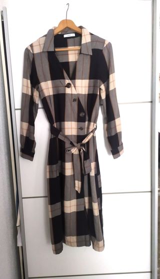 Vestido de cuadros de Mango