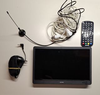 Piccolo televisore Denver Led 1032 con antenna