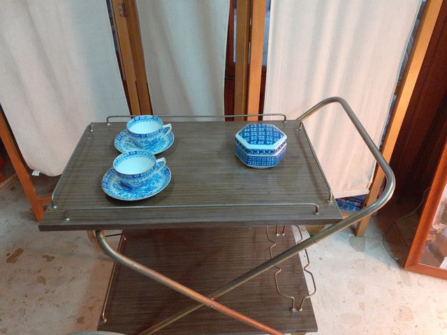 Camarera plegable vintage antiguo