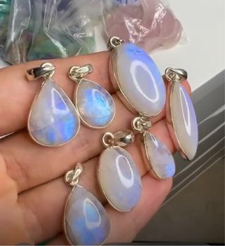 Colgante con piedra Luna en plata 925