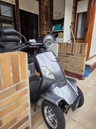 Moto minusvalía 4 ruedas electrica