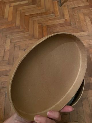 Scatola in csrtone con fioti secchi