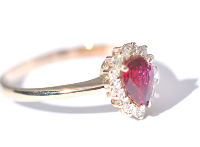 Anello Oro giallo18kt rubino e diamanti