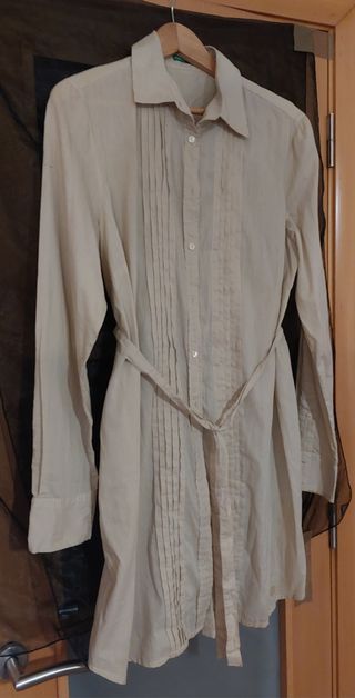 Camisa mujer beige larga con cinturón