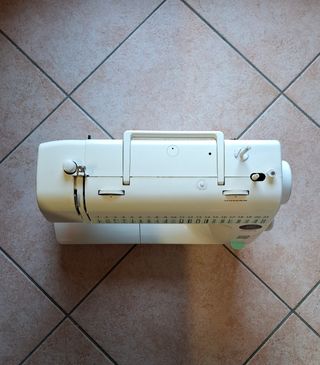 Macchina da cucire Toyota RS2000