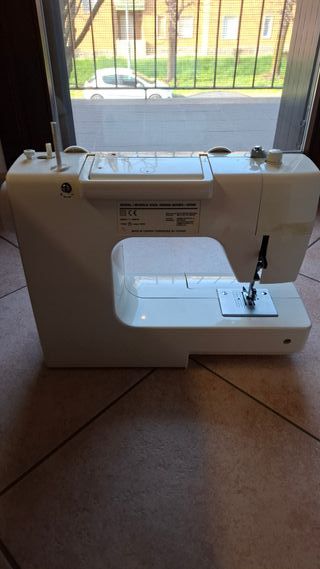 Macchina da cucire Toyota RS2000