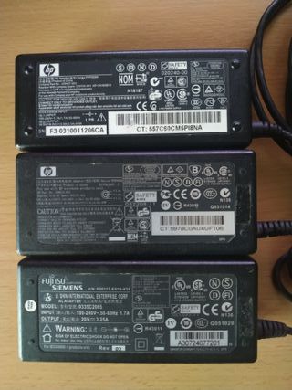 3 caricabatterie notebook HP e Fujitsu