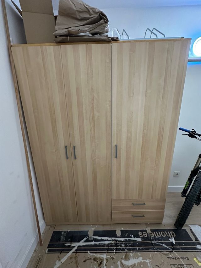 Armario grande y fuerte