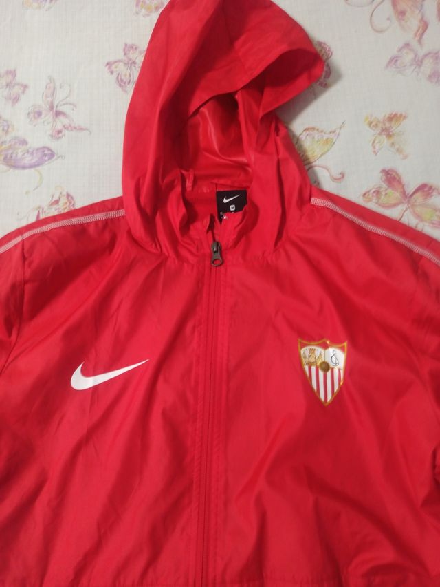 Cortavientos Sevilla fc de segunda mano por 30 EUR en La Rinconada