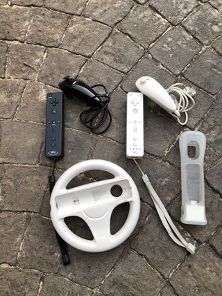2 mandos y volante Wii