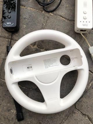 2 mandos y volante Wii