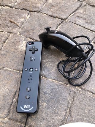 2 mandos y volante Wii