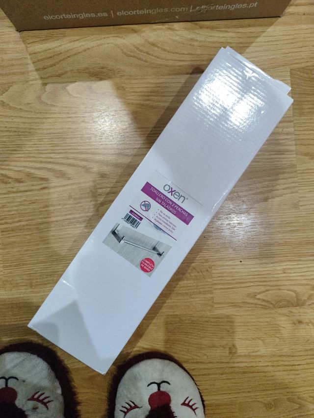 Toallero con 2 perchas sin taladros