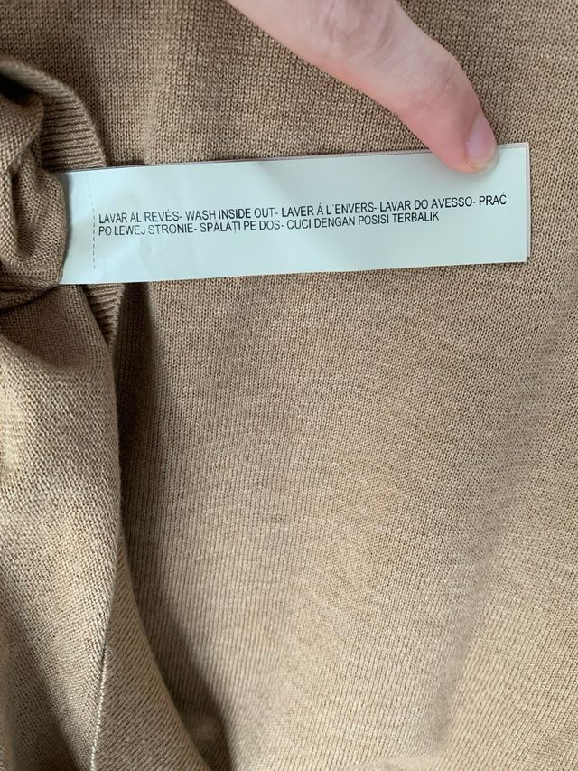 Jersey cuello alto beige de lana y seda