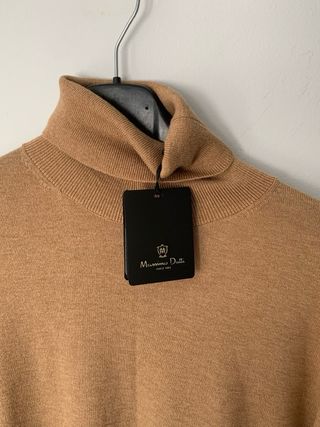 Jersey cuello alto beige de lana y seda