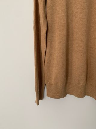 Jersey cuello alto beige de lana y seda