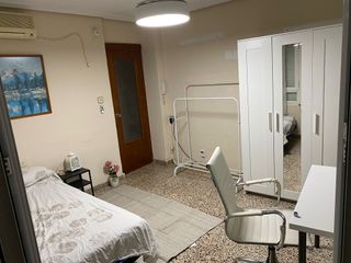 ALQUILO HABITACIÓN EN MOLINA