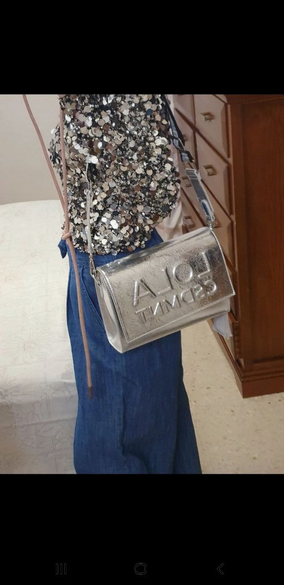 Bolso plateado Lola Casademunt 