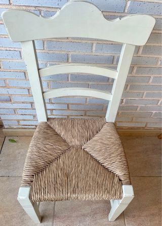Silla de madera rústica