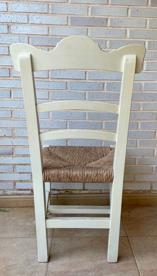 Silla de madera rústica