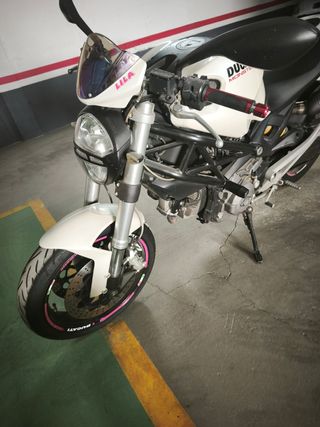 DUCATI MONSTER 696