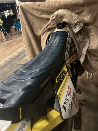 Asiento husqvarna te acerbis